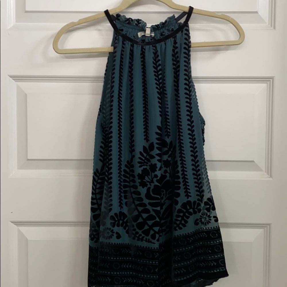 Sleeveless blouse